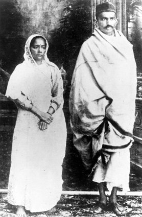Kasturba and Gandhi.jpg